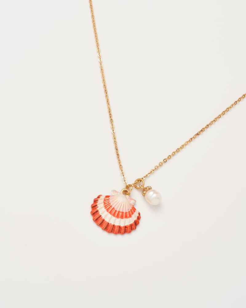 Clam Shell and Pearl Worn Gold Short Necklace